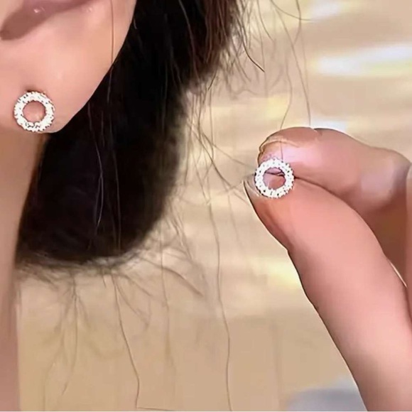 Jewelry - Elegant Silver Circle Stud Earrings